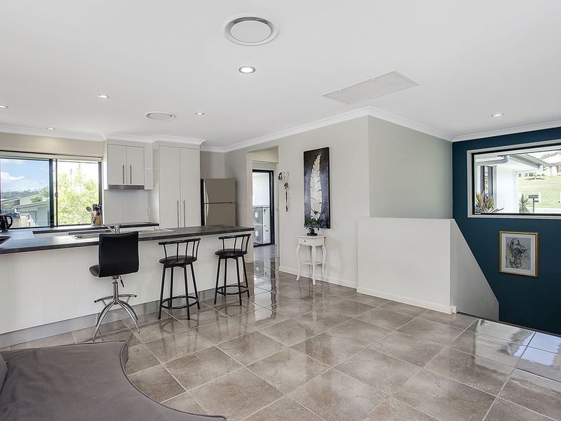 31 Flame Trees Crescent, Maudsland QLD 4210