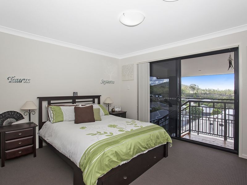 31 Flame Trees Crescent, Maudsland QLD 4210