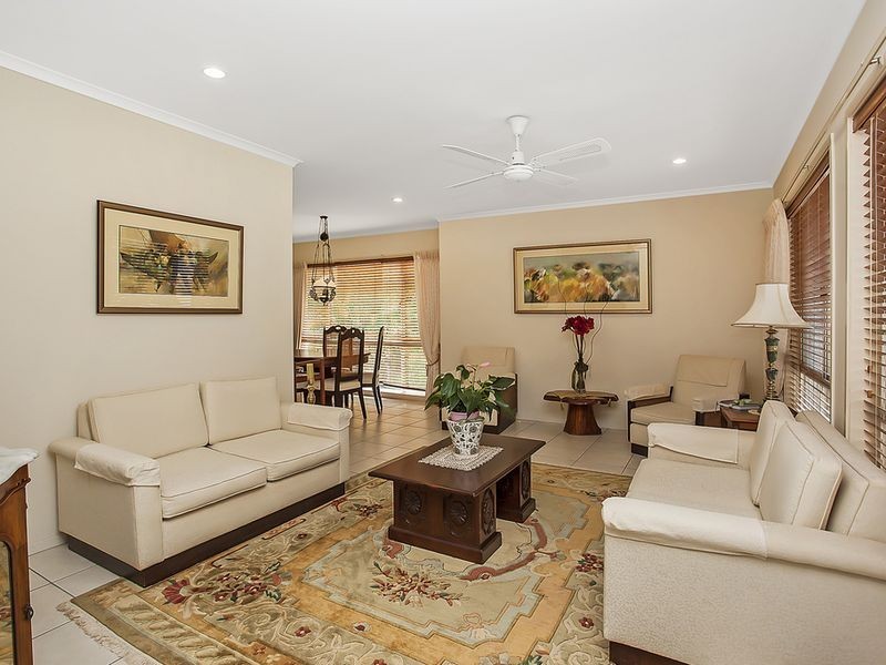 38 Meadowview Drive, Carrara QLD 4211