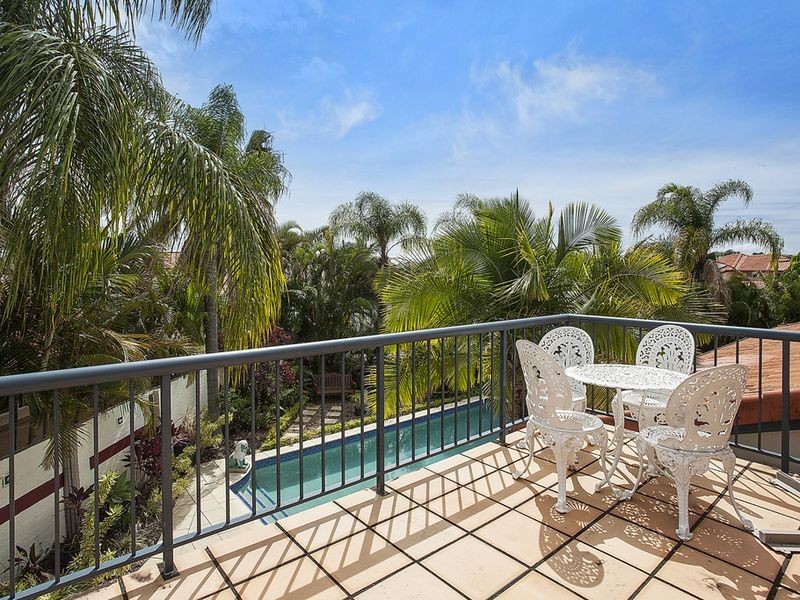 38 Meadowview Drive, Carrara QLD 4211