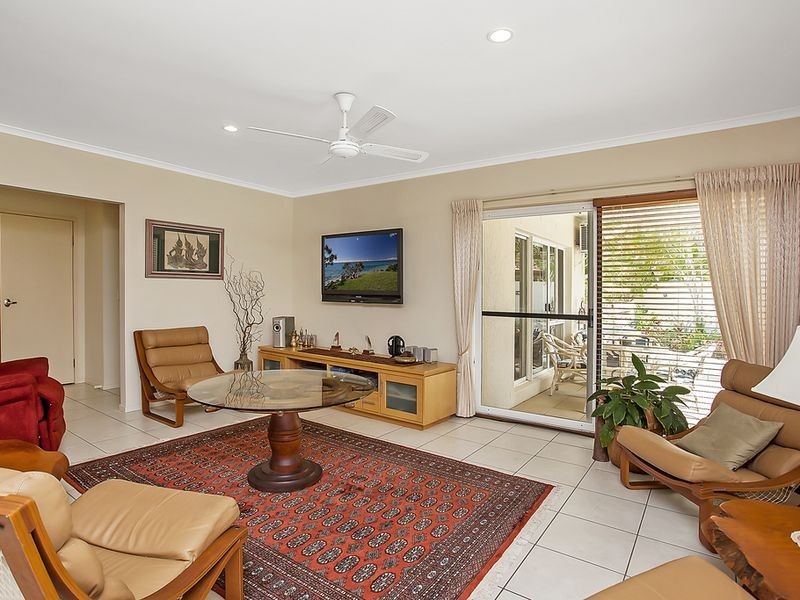 38 Meadowview Drive, Carrara QLD 4211