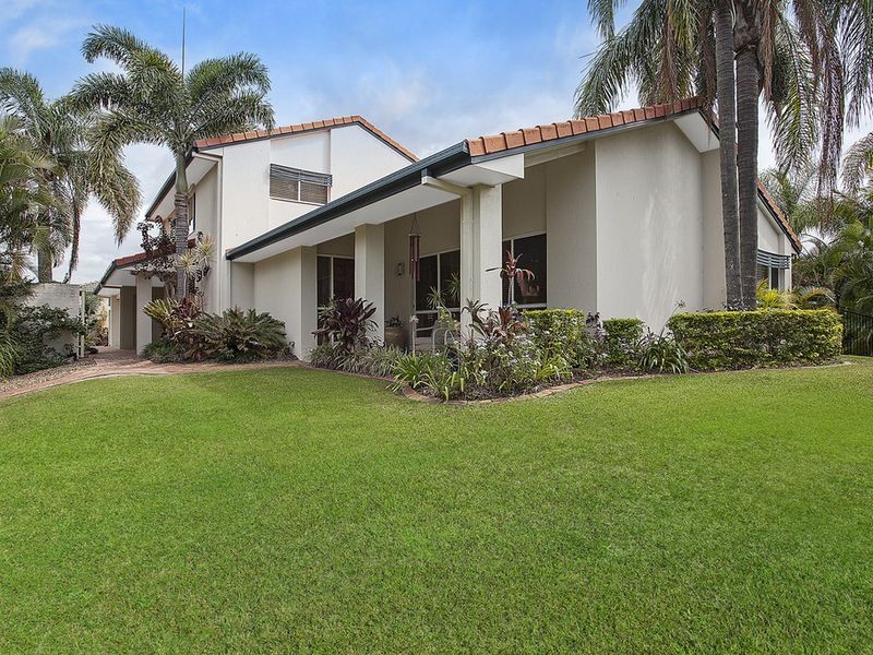 38 Meadowview Drive, Carrara QLD 4211