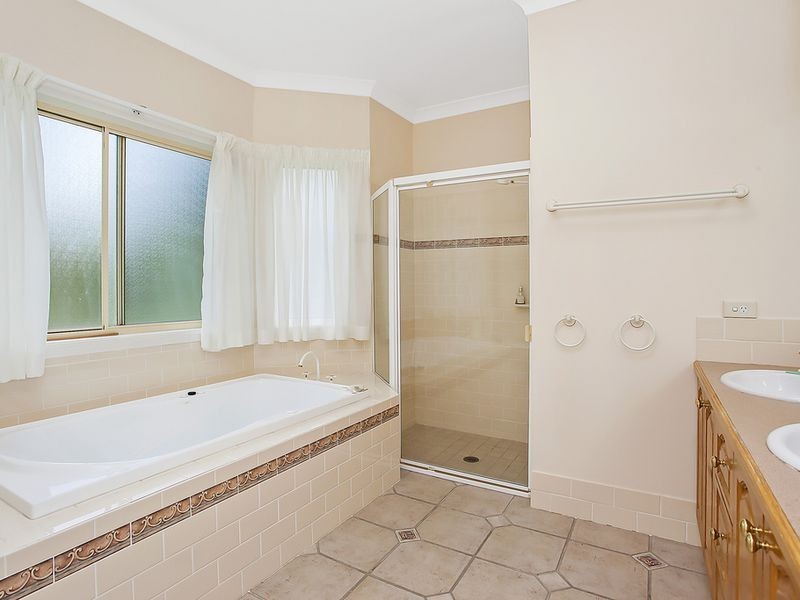 49 Birdlife Court, Nerang QLD 4211