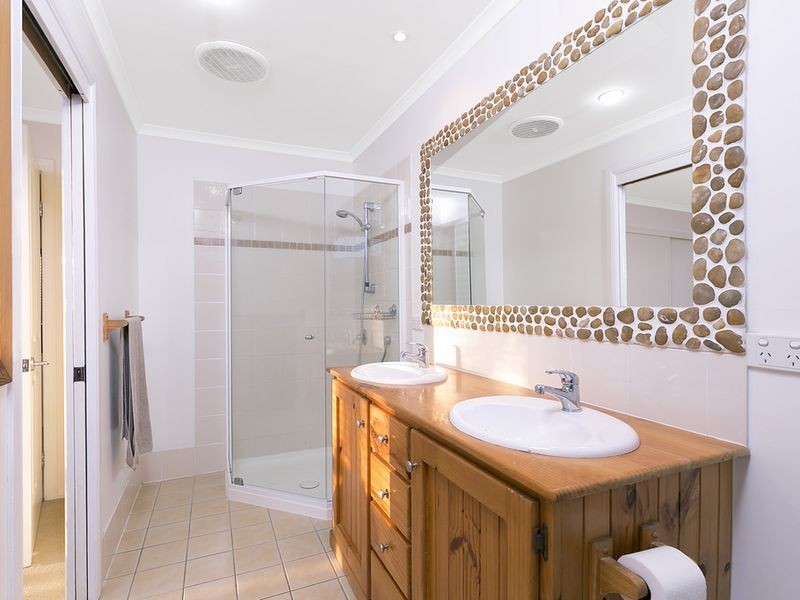 12 Avonbury Court, Carrara QLD 4211