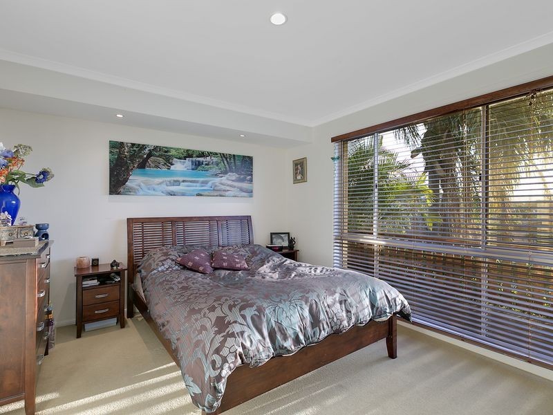 12 Avonbury Court, Carrara QLD 4211