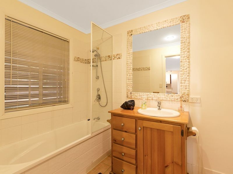 12 Avonbury Court, Carrara QLD 4211