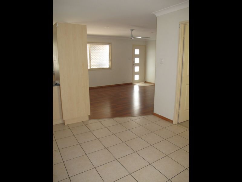 1/80 Paddington Drive, Carrara QLD 4211
