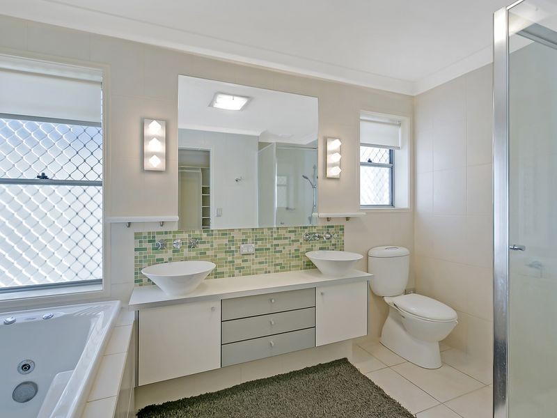3060 Quay South Drive, Carrara QLD 4211