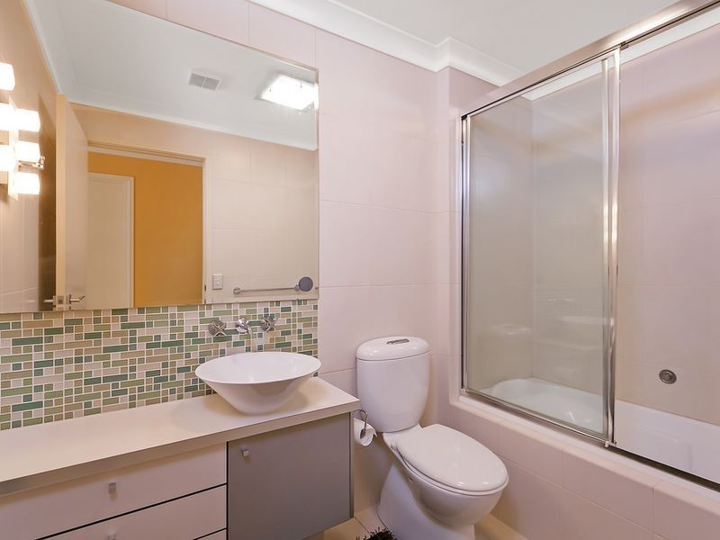 3060 Quay South Drive, Carrara QLD 4211