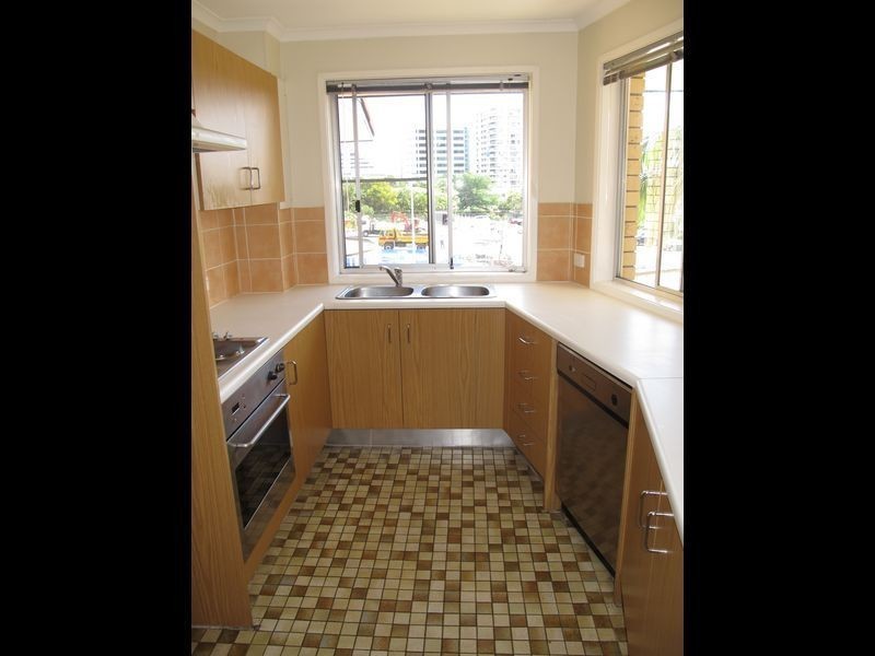 10/36 Queen Street, Southport QLD 4215