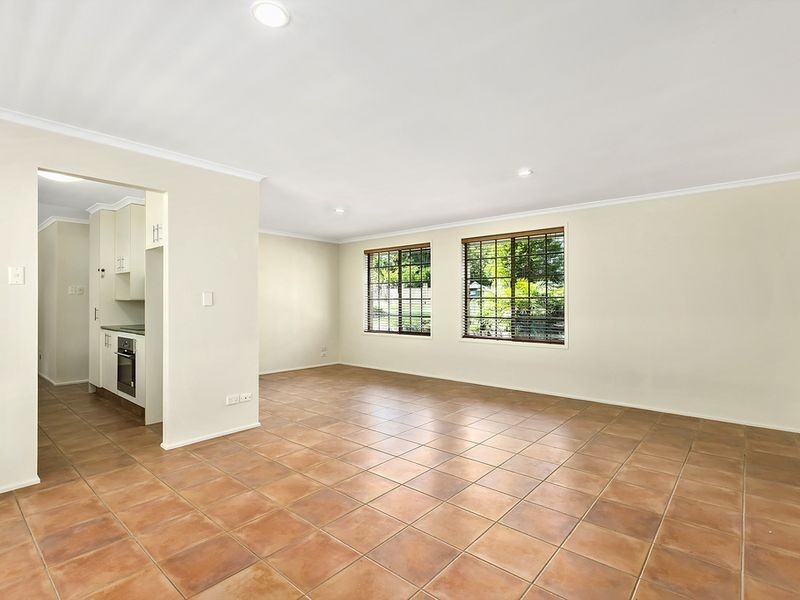 10 Burgundy Court, Highland Park QLD 4211