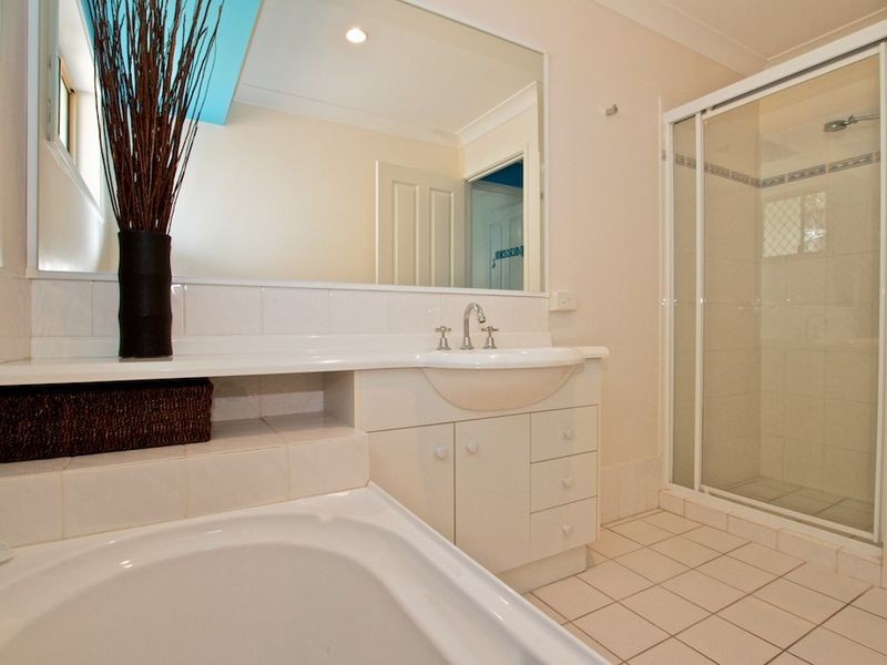 1/82 Paddington Drive, Carrara QLD 4211