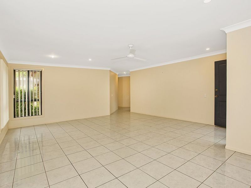 16 Bonner Court, Pacific Pines QLD 4211