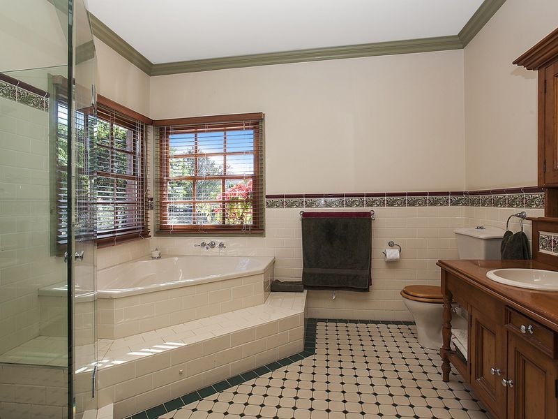 11 Oak Street, Nerang QLD 4211