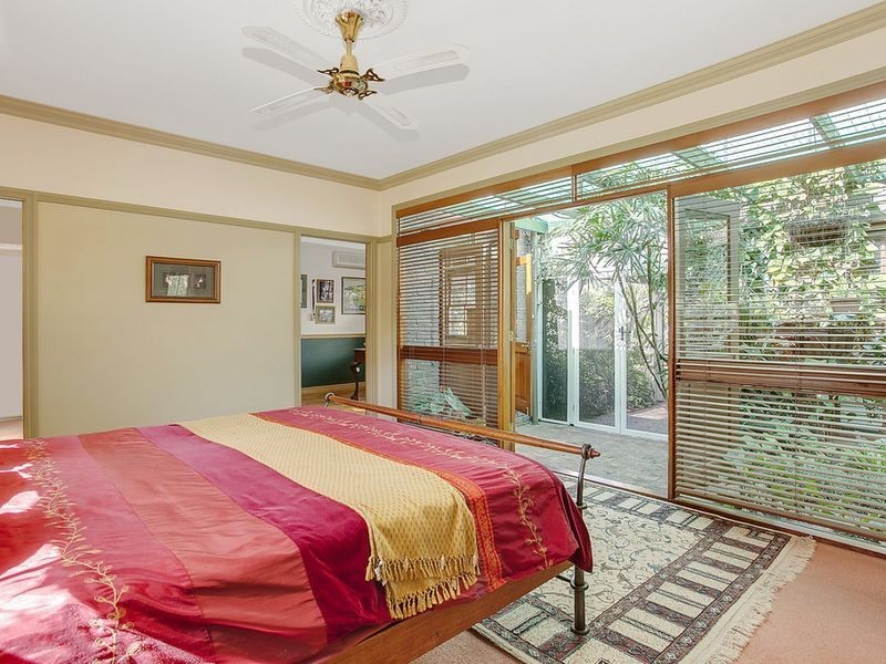 11 Oak Street, Nerang QLD 4211