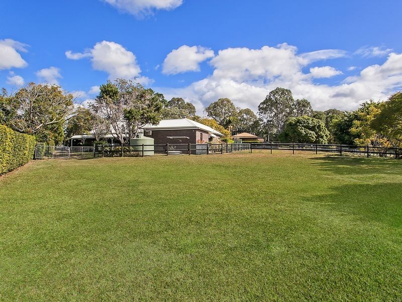 11 Oak Street, Nerang QLD 4211