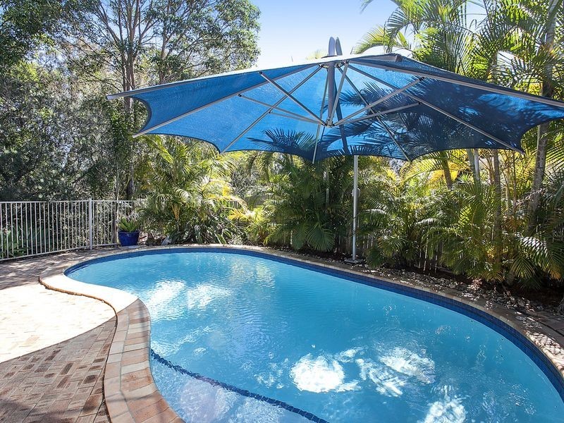 6 Lark Court, Carrara QLD 4211