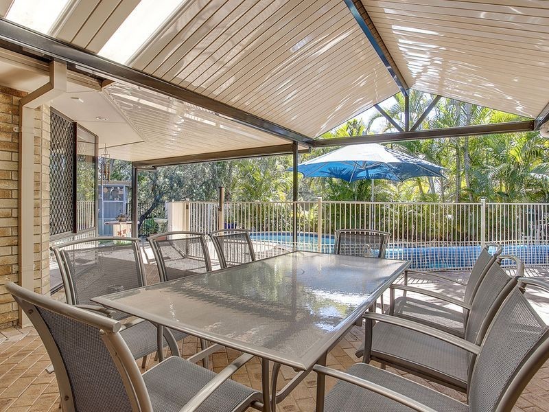 6 Lark Court, Carrara QLD 4211