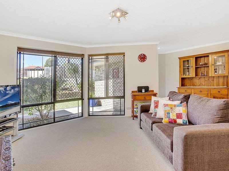 6 Lark Court, Carrara QLD 4211