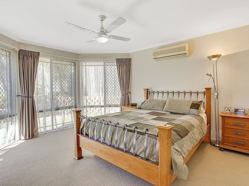 6 Lark Court, Carrara QLD 4211