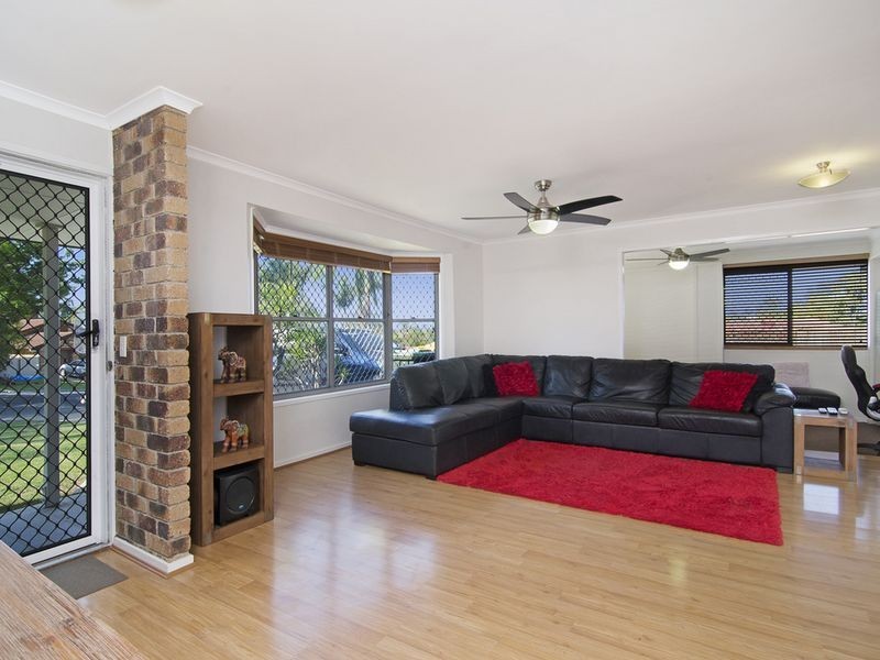 4 Merewether Court, Highland Park QLD 4211