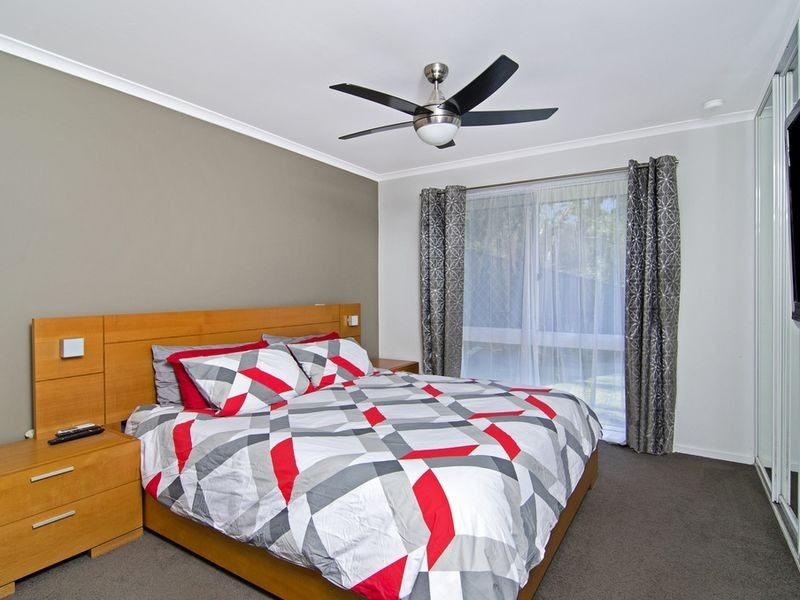 4 Merewether Court, Highland Park QLD 4211