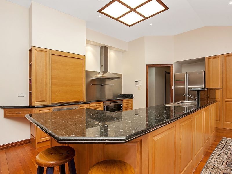 18 Kupara Street, Nerang QLD 4211