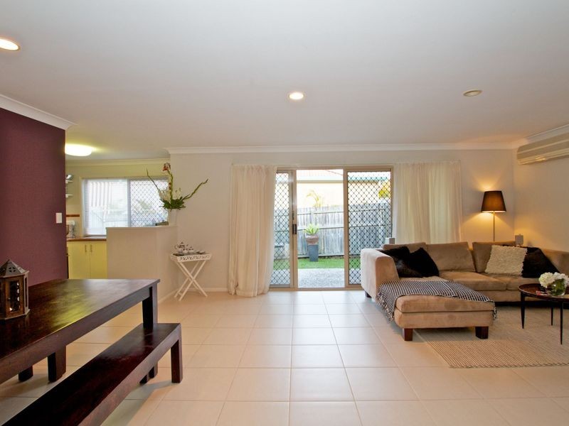 2/81 Riverpark Drive, Nerang QLD 4211