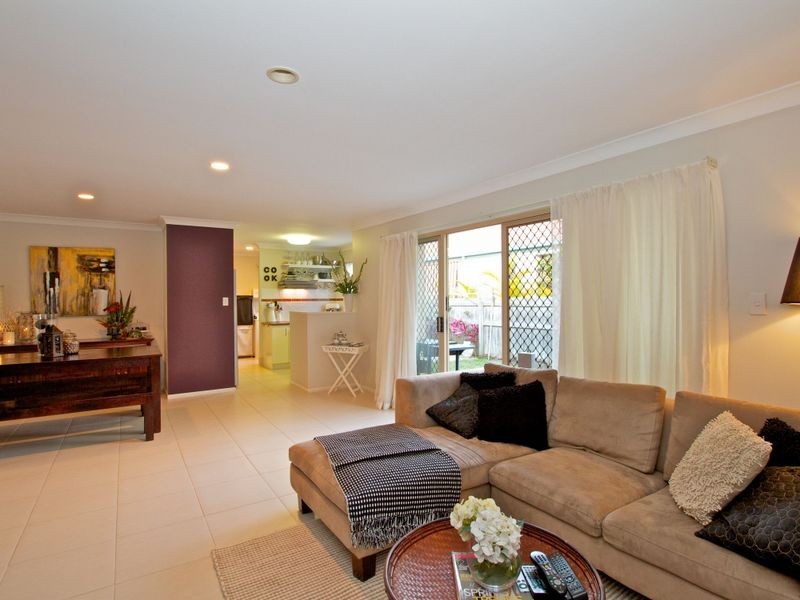 2/81 Riverpark Drive, Nerang QLD 4211