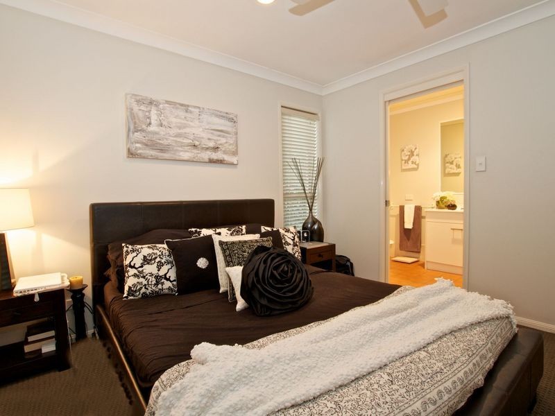 2/81 Riverpark Drive, Nerang QLD 4211