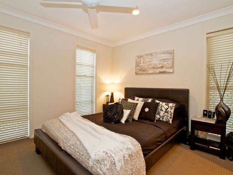 2/81 Riverpark Drive, Nerang QLD 4211