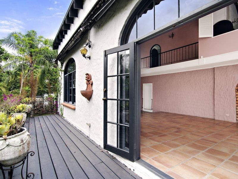 2 Bellview Crescent, Ashmore QLD 4214