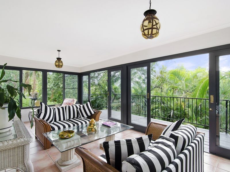 4 Bellview Crescent, Ashmore QLD 4214