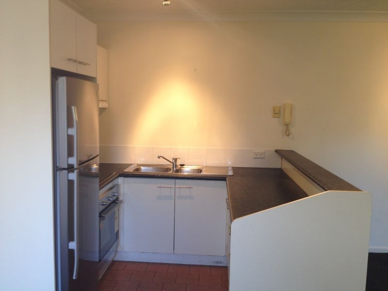 11/14-16 Spendelove Avenue, Southport QLD 4215