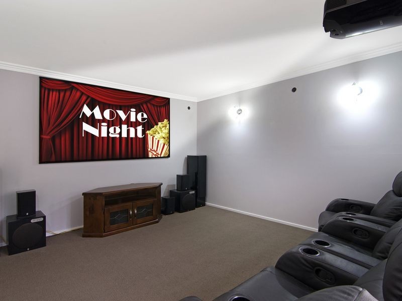 5 Culloden Court, Highland Park QLD 4211