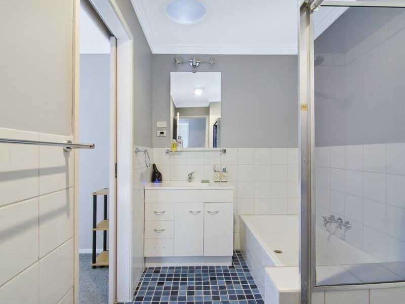 5 Culloden Court, Highland Park QLD 4211