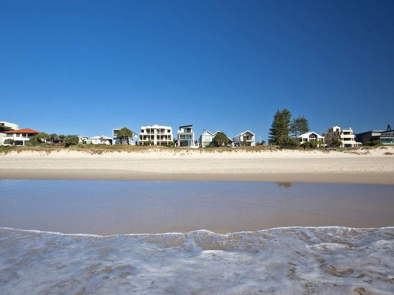 223 Hedges Avenue, Mermaid Beach QLD 4218