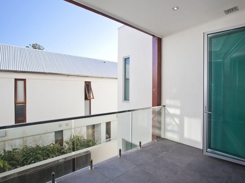 223 Hedges Avenue, Mermaid Beach QLD 4218