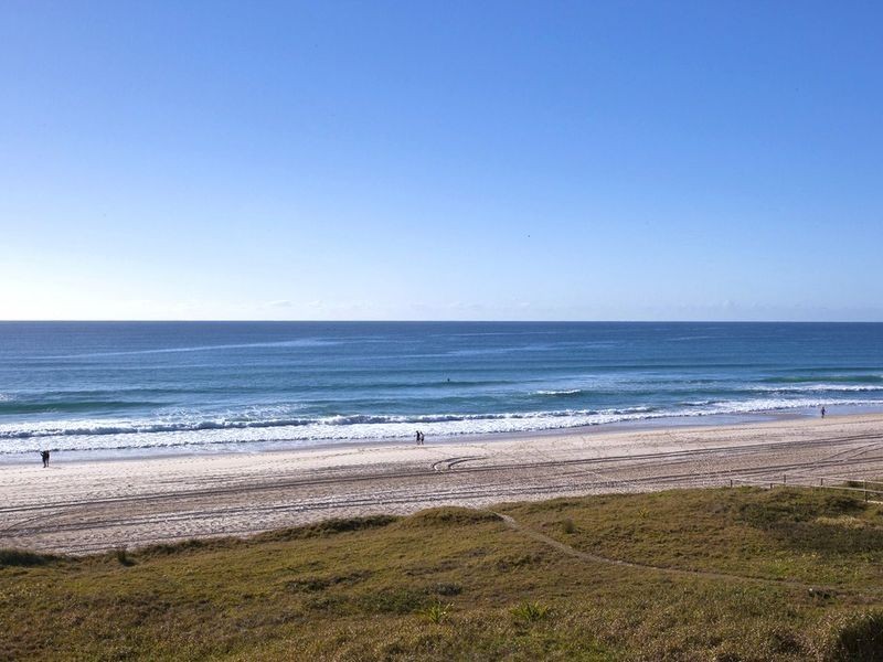 223 Hedges Avenue, Mermaid Beach QLD 4218