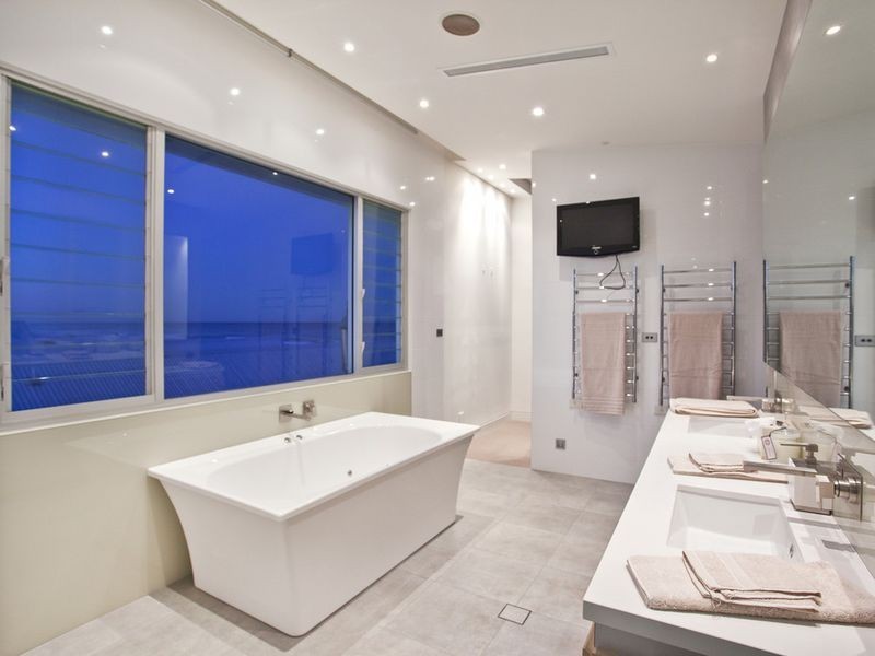 223 Hedges Avenue, Mermaid Beach QLD 4218