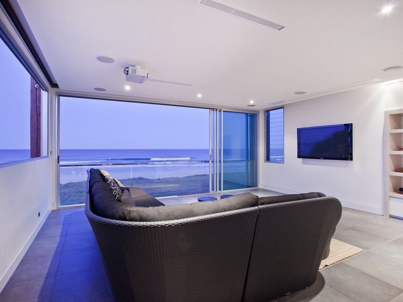 223 Hedges Avenue, Mermaid Beach QLD 4218