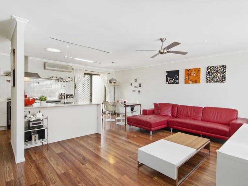 1/3 The Avenue, Nerang QLD 4211