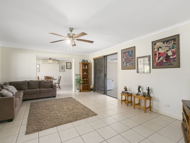 6 Issell Place, Highland Park QLD 4211