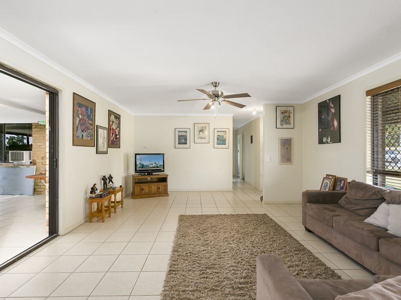6 Issell Place, Highland Park QLD 4211