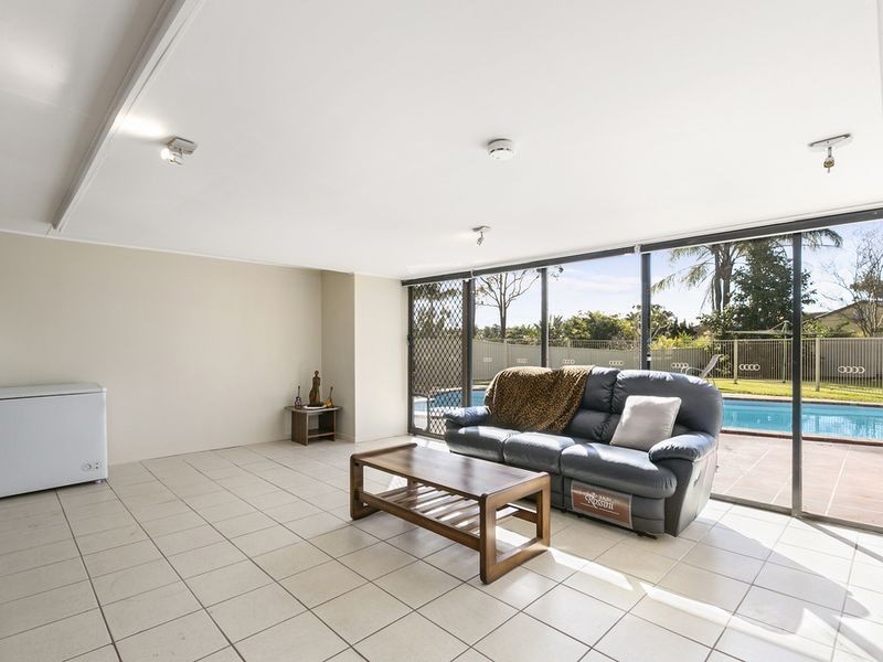 6 Issell Place, Highland Park QLD 4211