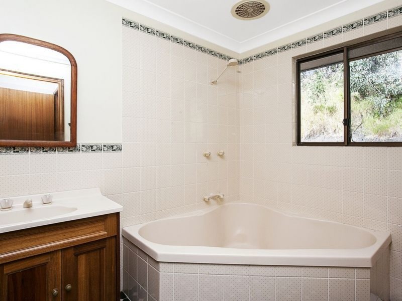 128 Narrow Leaf Road, Advancetown QLD 4211