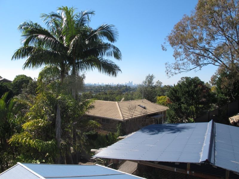 8 Rob Roy Court, Highland Park QLD 4211