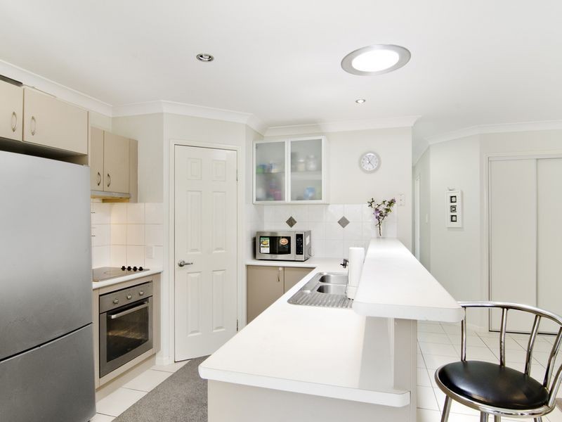 10 Debbie Way, Nerang QLD 4211