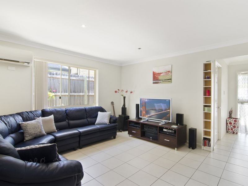 10 Debbie Way, Nerang QLD 4211