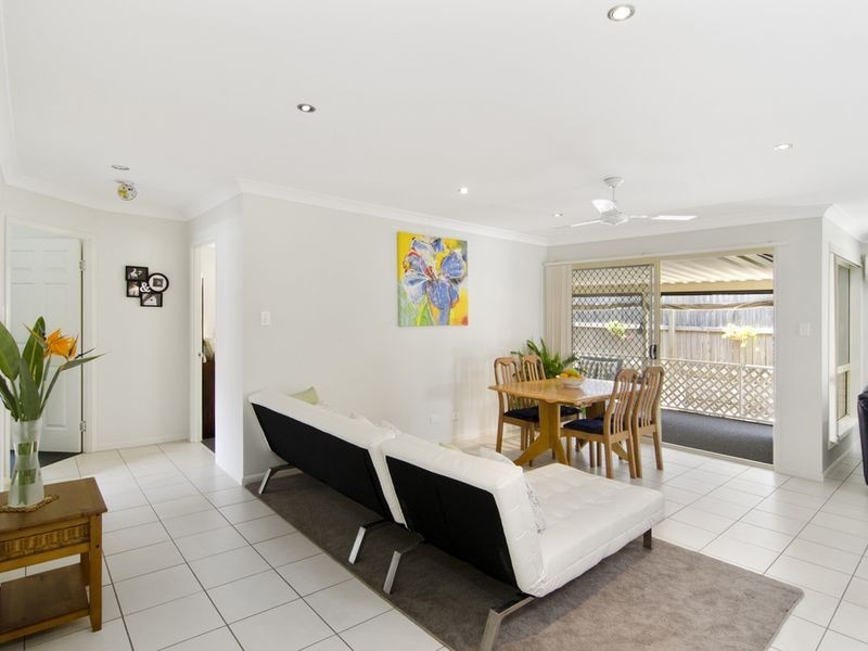 10 Debbie Way, Nerang QLD 4211